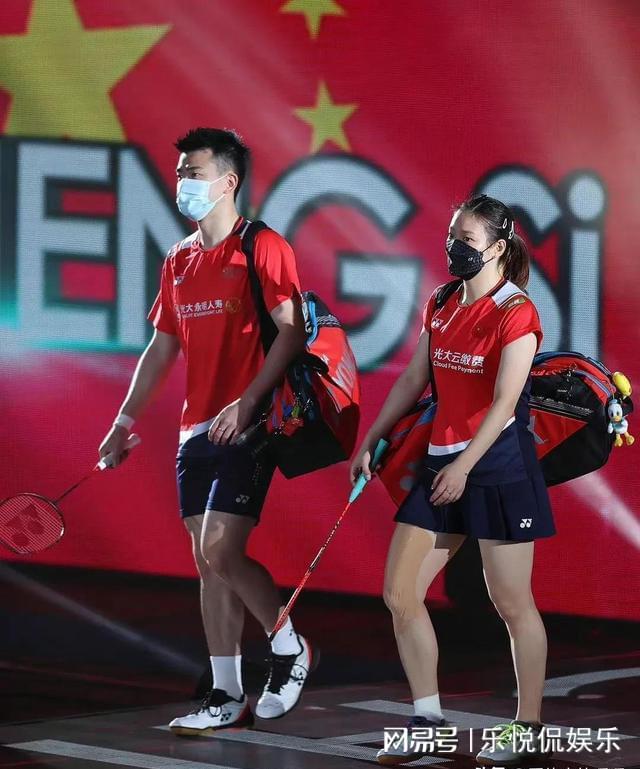 丹麦队翻盘日本队，黄鸭组合统治全场