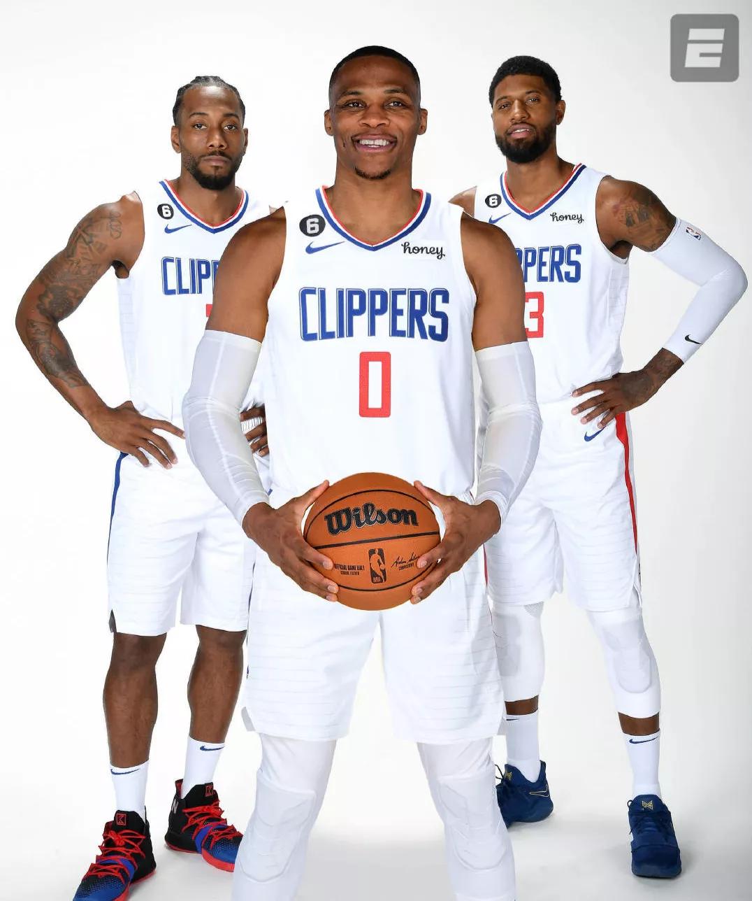 青岛队完胜太阳，伦纳德扛起全队