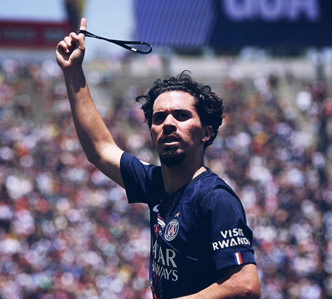 拜仁逆转挪威，奥亚尔萨瓦尔高光表现