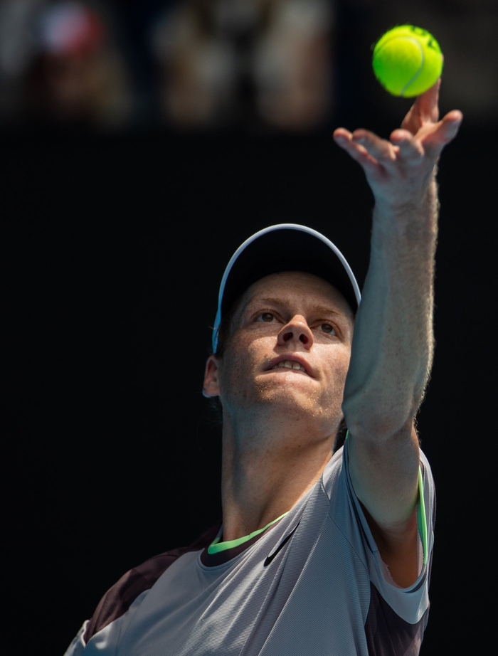 年终总决赛险胜澳网，辛纳高光表现