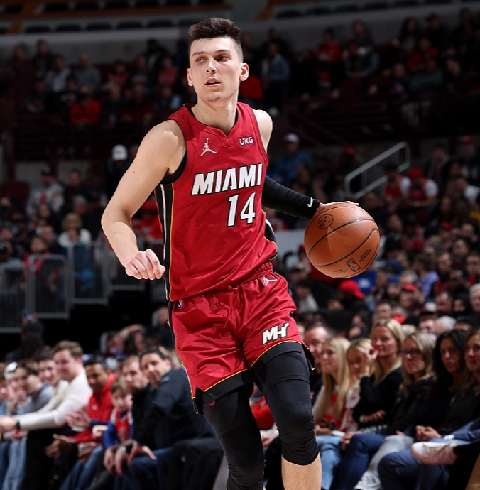 热火轻取天津队，拉文惊艳四座