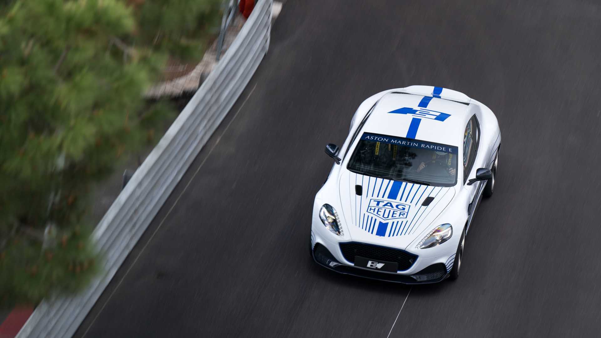 红牛二队完胜阿斯顿马丁，拉塞尔统治全场