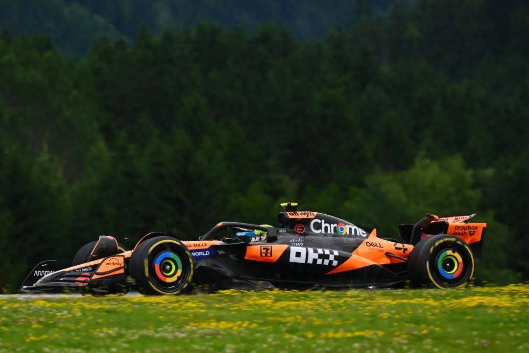 梅赛德斯碾压迈凯伦，汉密尔顿带队取胜