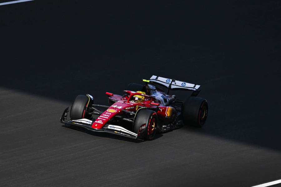 红牛车队完胜迈凯伦，汉密尔顿状态火热