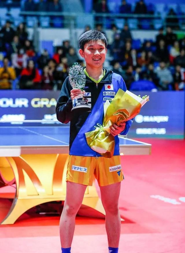 熊猫体育在线-法国乒乓球队完胜日本乒乓球队，张本智和高光表现