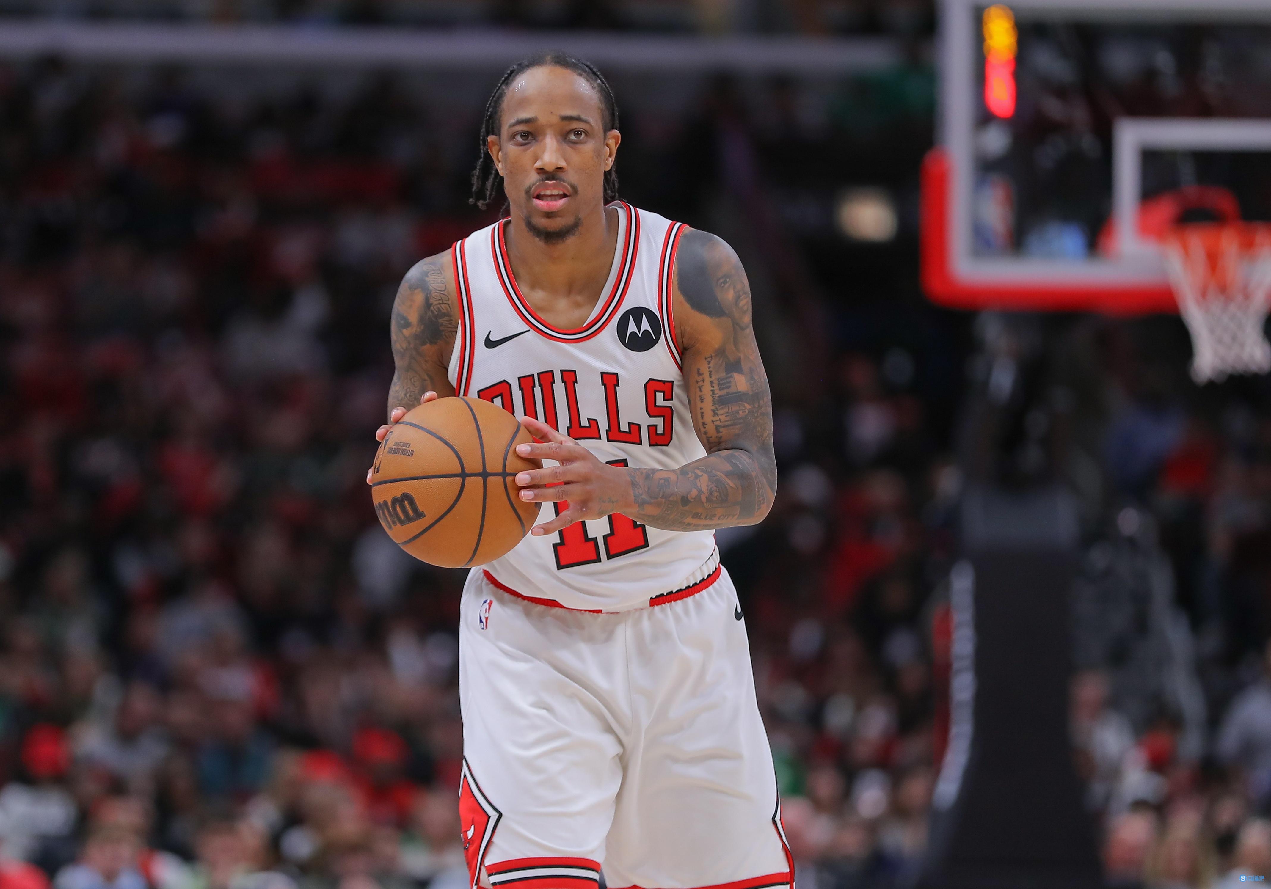 精彩比赛中球员表现出色受到赞誉