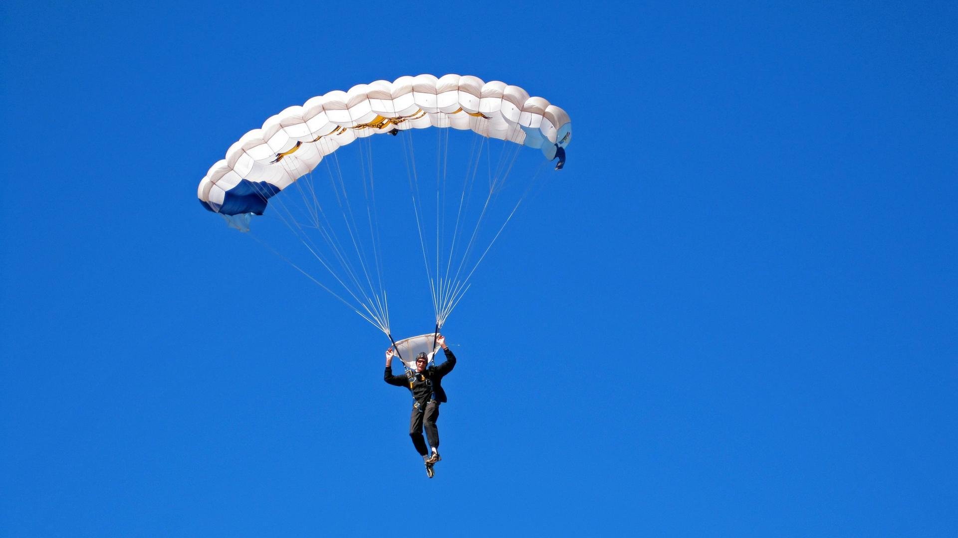 掘金对阵老鹰，西亚卡姆扛起全队，逆境中绽放领袖光芒