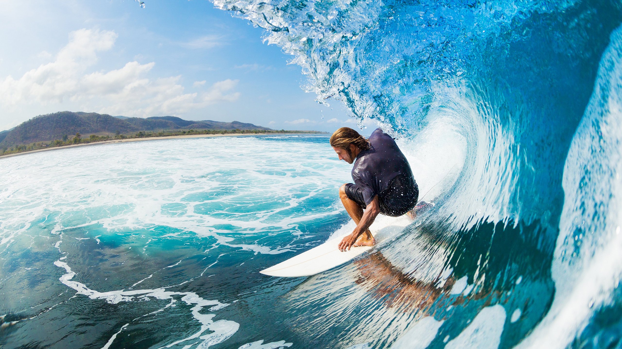 赛道上的颠覆，梅赛德斯完胜法拉利，塞恩斯惊艳四座